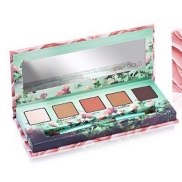 NEW✨ Urban Decay Palette - Picture 3 of 5